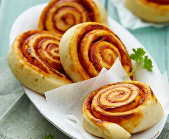 Frischkäse-Tomaten-Schnecken