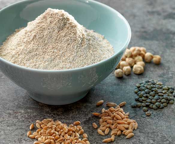 Mąka ze zmielonych ziaren zbóż