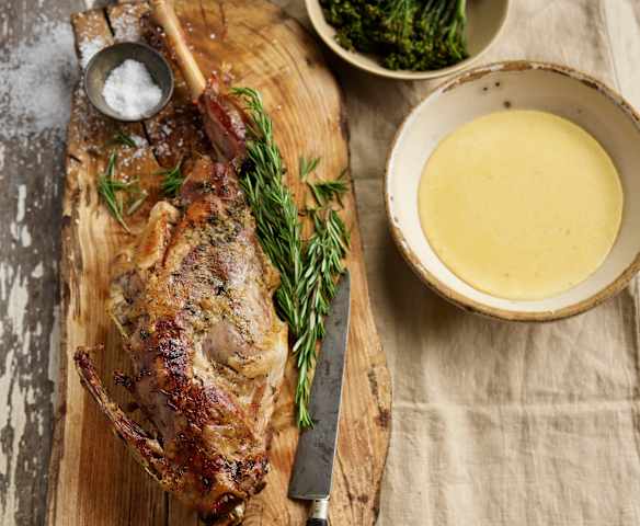 Fırında Kuzu Kol, Parmesanlı Polenta ve Brokoli
