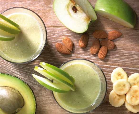 Frullato di avocado e frutta mista