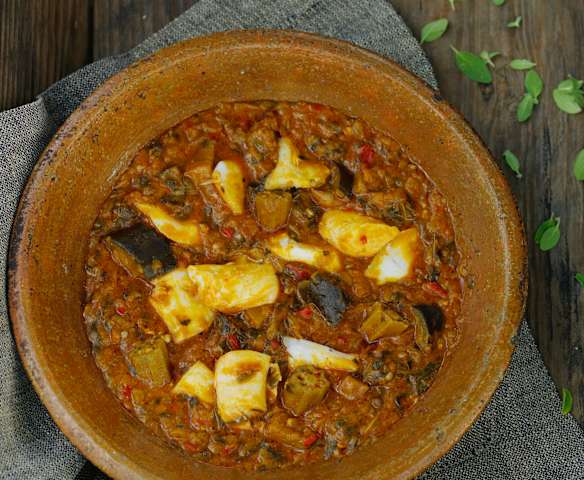 Angolan fish stew (Calulu)