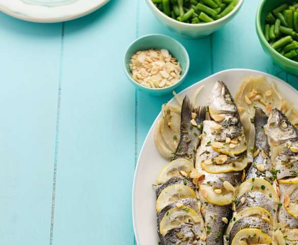 Robalos com feijão-verde