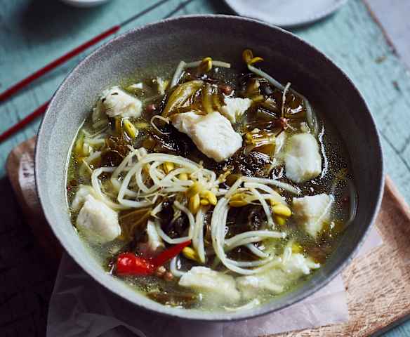 Fisch in chinesischer Sauerkrautsuppe (酸菜鱼)