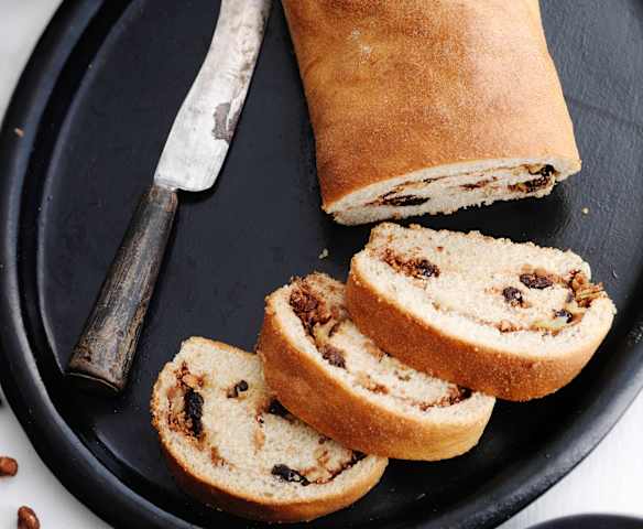Pão de frutos secos e maçã