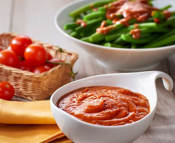 Salsa di pomodori ciliegia Salsa di pomodori ciliegia