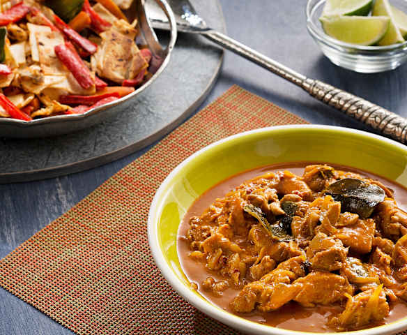 Curry de pollo ceilandés (Koththu roti) - Sri Lanka