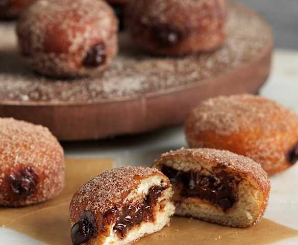 Berlinesas rellenas de chocolate a la canela