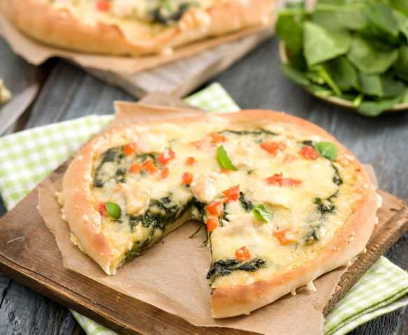 Ispanaklı Beyaz Pizza