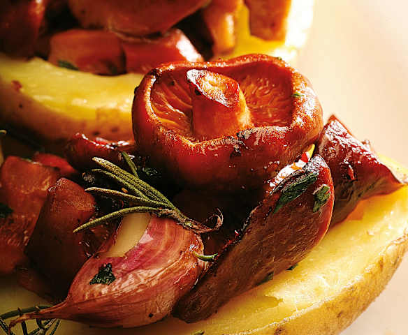 Patatas rellenas con níscalos