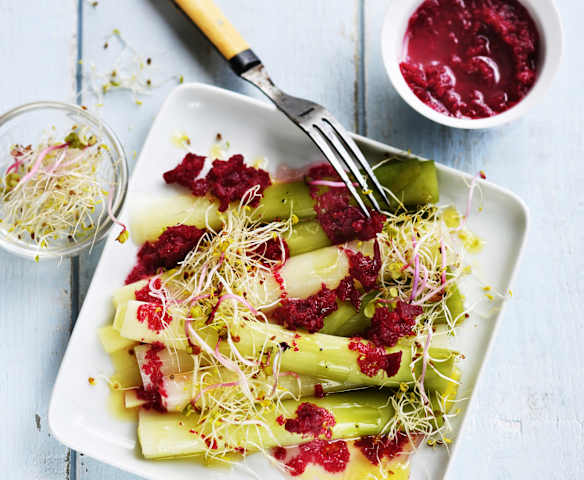 Poireaux en vinaigrette de betterave