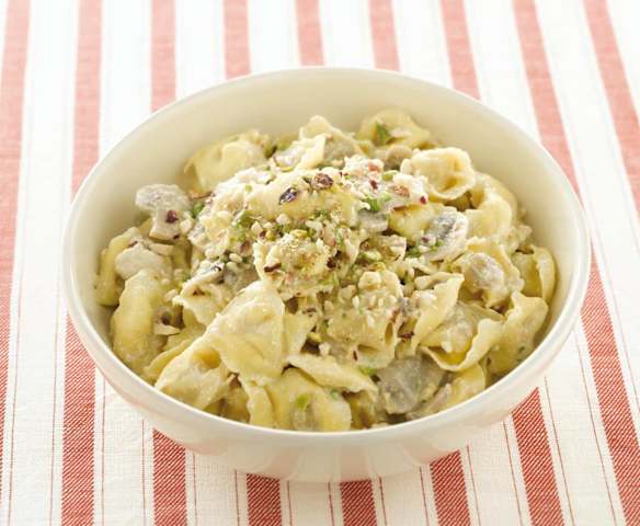 Tortellini ai funghi e frutta secca