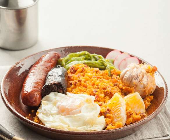 Plato de los montes de Málaga (Andalucía)