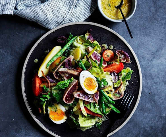 Tuna nicoise salad (gut health)