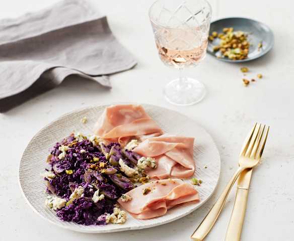 Rotkohl-Slaw mit Pistazien