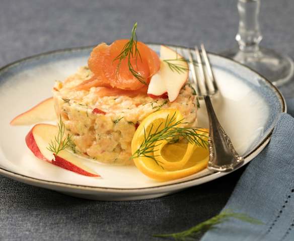 Lachstatar mit Orange und Apfel