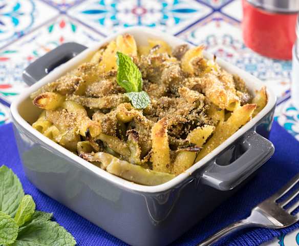 Pasta al forno con seitan e carciofi