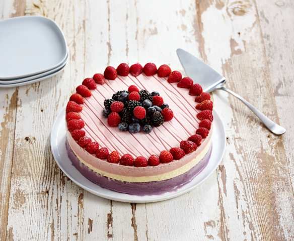 Red, White and Blueberry Ice Cream Cake Red, White and Blueberry Ice Cream Cake