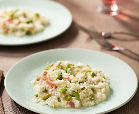Arroz con beicon, habas y judías verdes