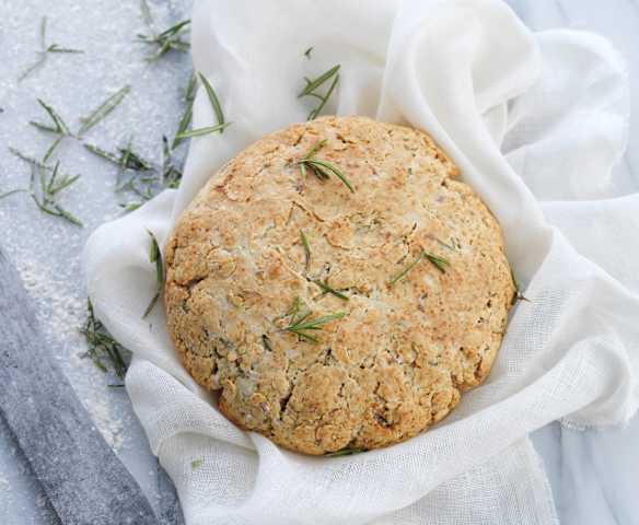 Pão de alecrim e feta