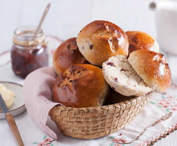 Mleczne bułeczki z żurawiną