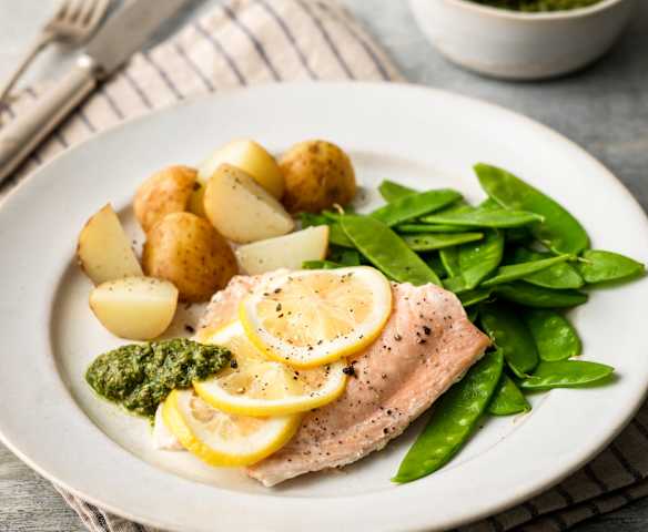 Salmon Fillets with Salsa Verde