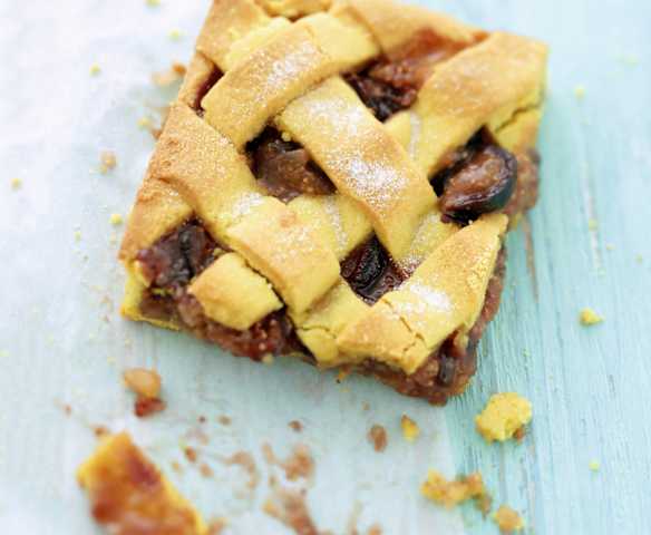 Tarta con higos y piñones