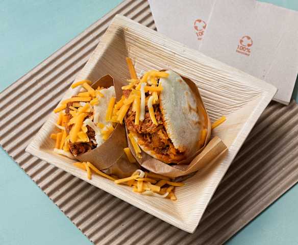 Arepas de carne mechada (arepa pelúa) Arepas de carne mechada (arepa pelúa)
