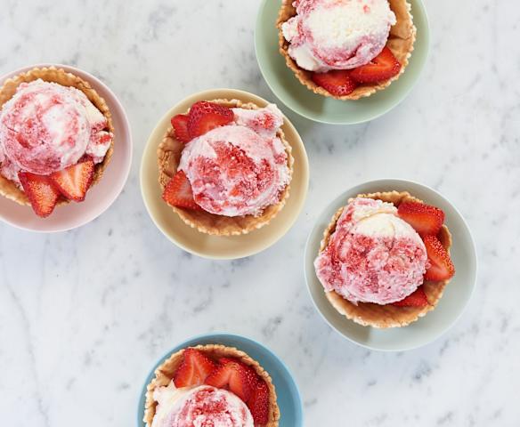 Strawberry Swirl Cheesecake Ice Cream