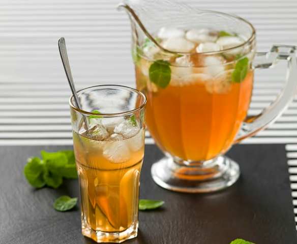 Ice tea de pêssego e hortelã Ice tea de pêssego e hortelã