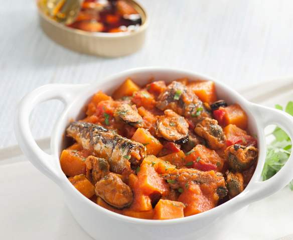 Batata guisada con conservas