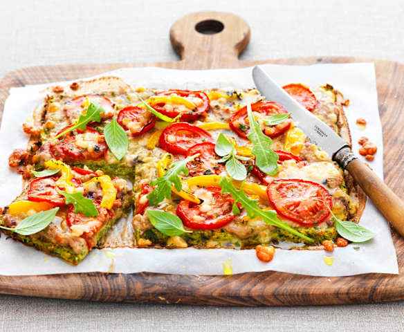 Pizza aux légumes du soleil et basilic Pizza aux légumes du soleil et basilic