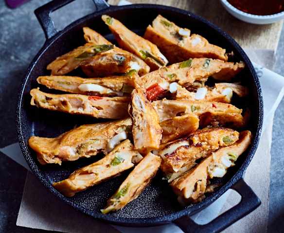 Pfannkuchen mit Meeresfrüchten (海鲜泡菜煎饼)