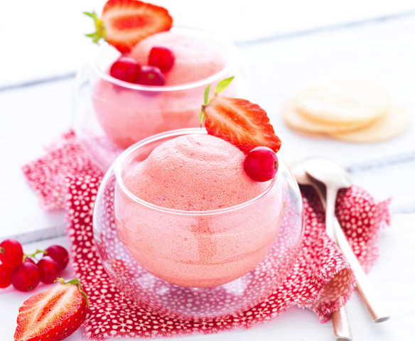 Mousse légère fraise-groseille