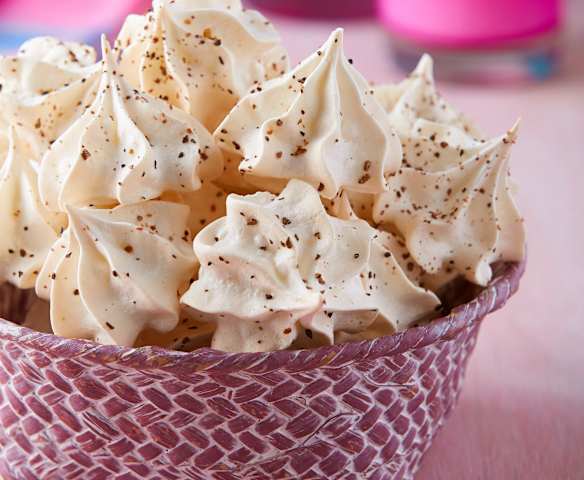 Merenguitos con polvo de chipotle