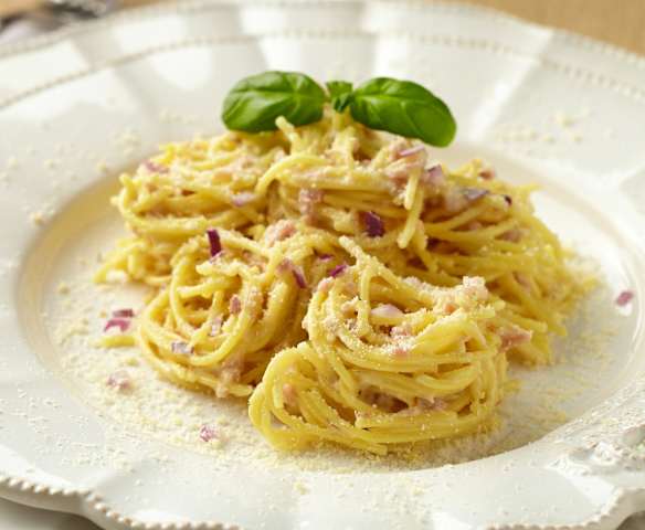 Špagety se smetanovou omáčkou