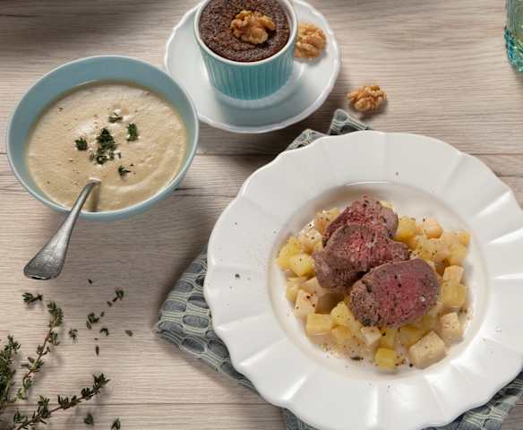 Menü: Maronicremesuppe, Rinderfilets mit Sellerie-Erdäpfel-Gemüse und Schokotraum