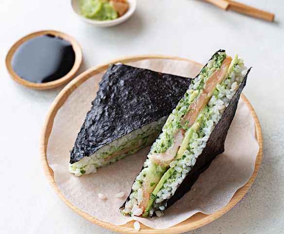 Sandwich de sushi (Onigirazu)