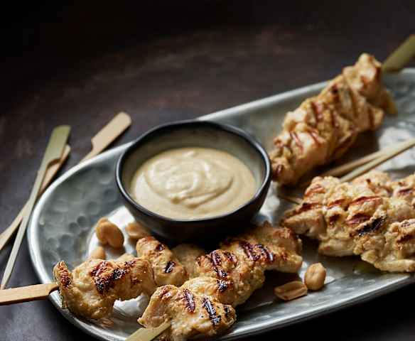 Chicken skewers with peanut satay sauce