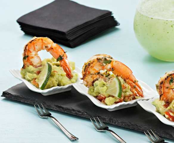 Langostinos con lima y puré de aguacate