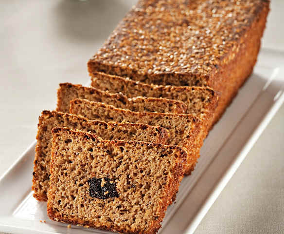 Pan integral con salvado y ciruelas pasas