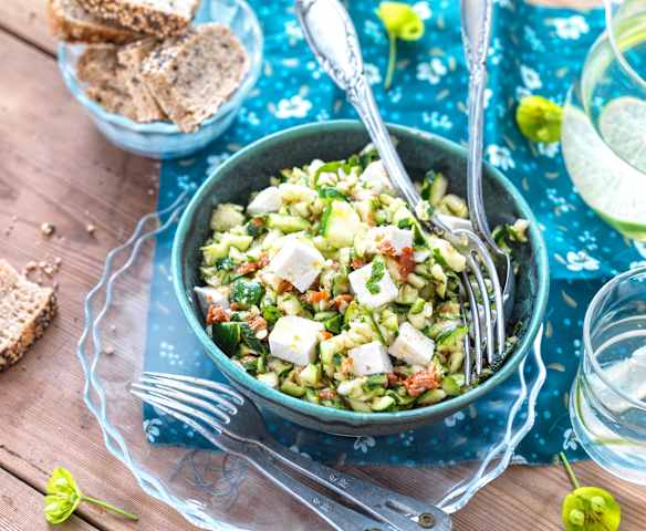 Salade de courgette, tomate séchée et feta