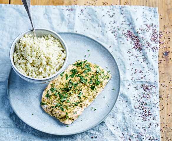 Salmão com arroz de coentros