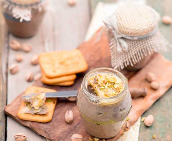 Pâté z wątróbek drobiowych z pistacjami