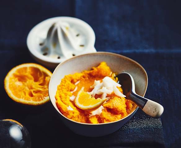 Purée de carottes au jus d'orange et émietté de cabillaud