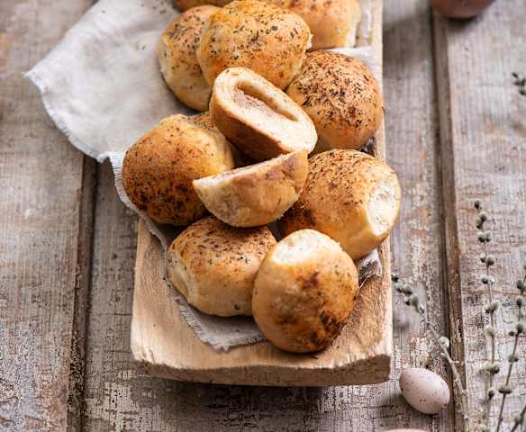 Ziołowe bułeczki z pasztetem