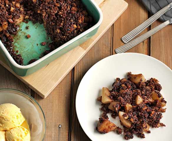 Crumble de pera con chocolate