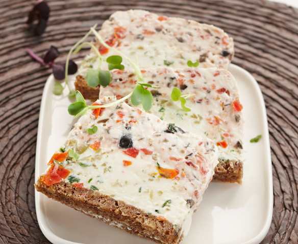 Ziegenkäse-Terrine mit Oliven