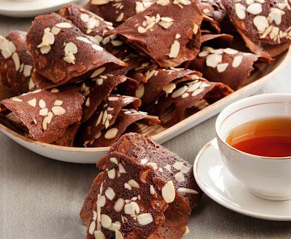 Tegole al cacao con mandorle