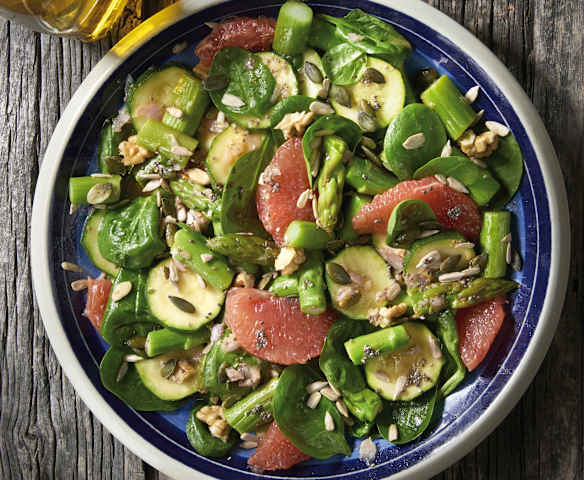 Ensalada de pomelo, espárragos y calabacín
