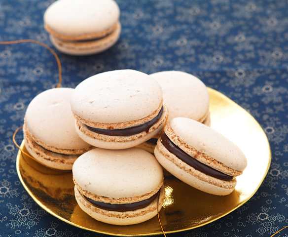 Macarons au café